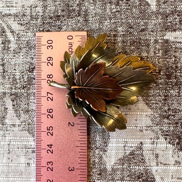 Vintage Layered Maple Leaf Brooch Gold, Silver & Copper Tone Metal Nature Lover - Picture 4 of 8